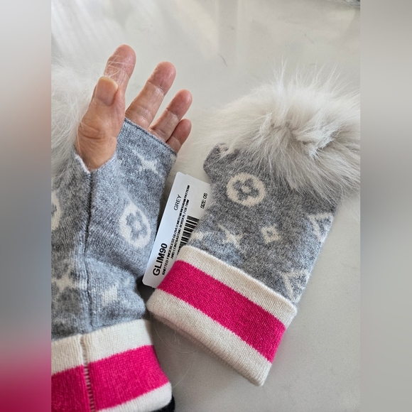 Mitchies fingerless gloves NWT - Picture 2 of 4